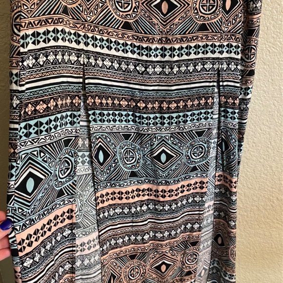 Kendall and Kylie maxi skirt with slits - Picture 2 of 3